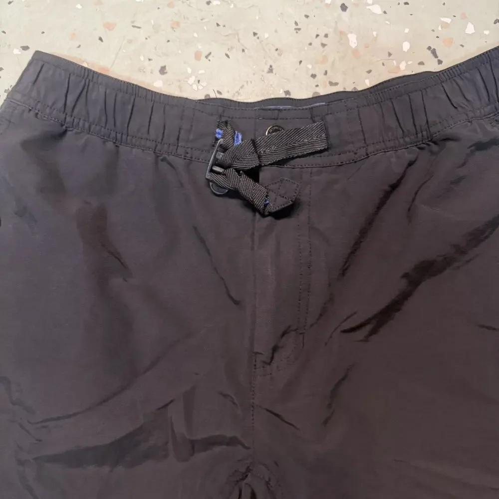 MODERN AMUSEMENT Men Black Shorts Size Medium